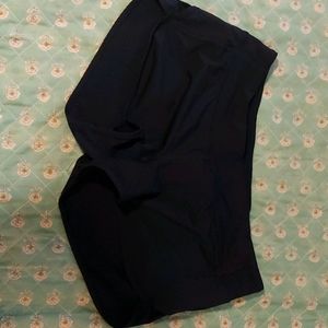 Lululemon size 10 black 🏃‍♂️ shorts